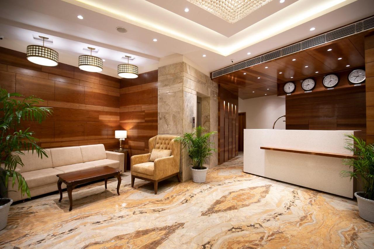 The Square Somnath Hotel Ngoại thất bức ảnh