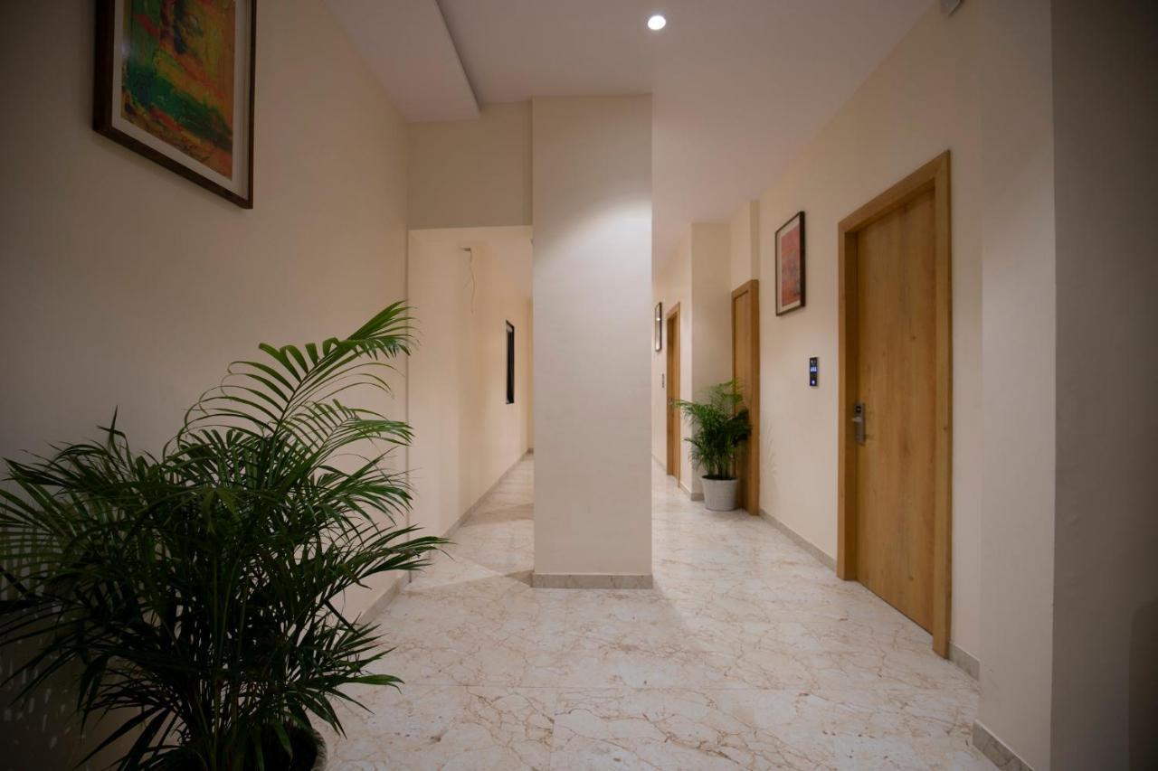 The Square Somnath Hotel Ngoại thất bức ảnh